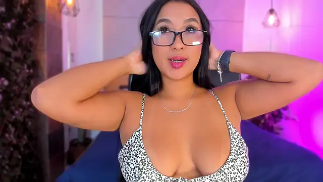 BellaHarllow online show from 12, 3, 2026