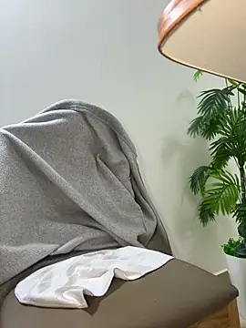 Lami Mi online show from 10, 11, 2025