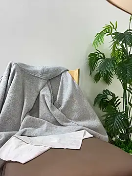 Lami Mi online show from 25, 9, 2025