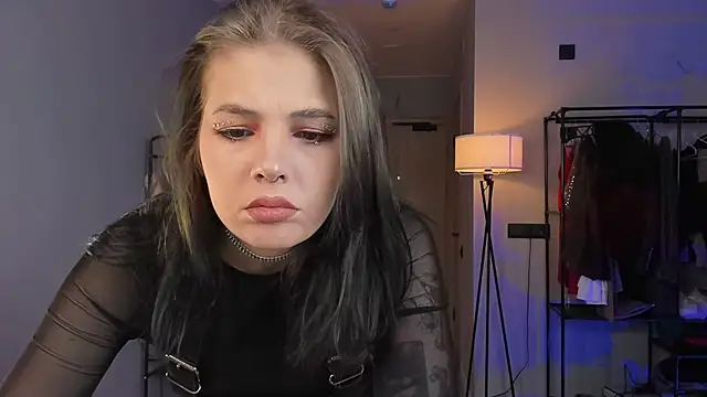 AnnaTrueno online show from 28, 9, 2025