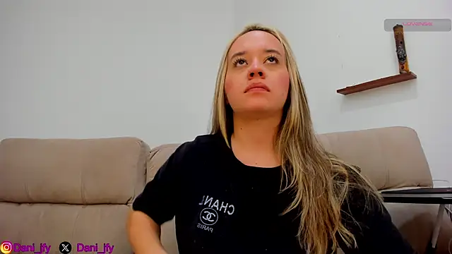 Snapshot of Dani_javi chatting on 3, 10, 2025 Dani javi online show from 3, 10, 2025