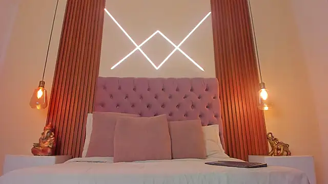 Sophia turneer online show from 7, 3, 2026