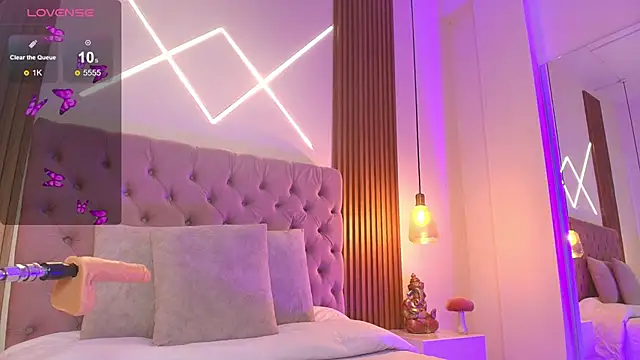 Sophia turneer online show from 29, 9, 2025