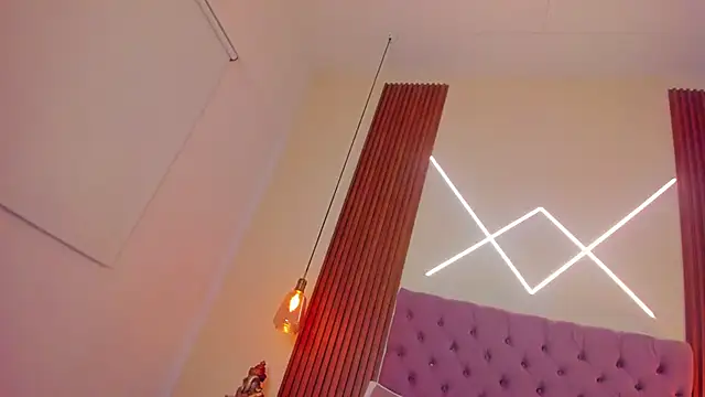 Sophia turneer online show from 4, 3, 2026