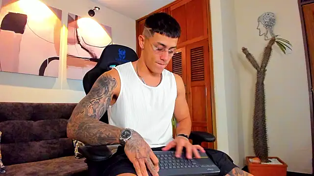  joansoto online show from 4, 2, 2026