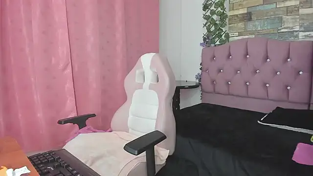 elizabeth mature23 online show from 5, 12, 2024