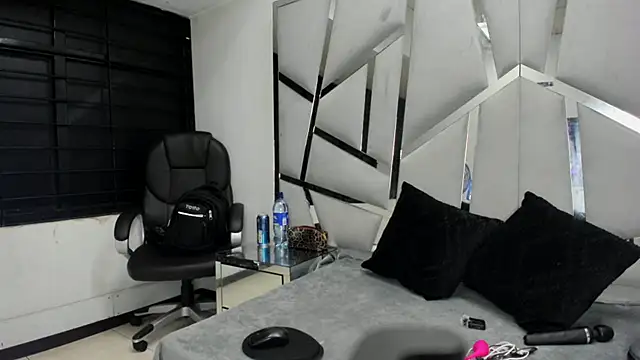 Catherinee69 x online show from 10, 1, 2026