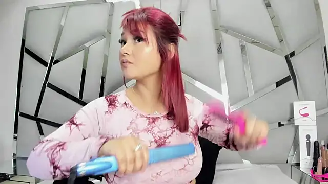 Snapshot of Catherinee69_x chatting on 25, 2, 2026 Catherinee69 x online show from 25, 2, 2026