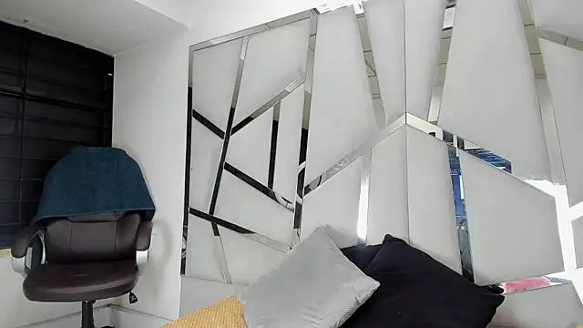 Catherinee69 x online show from 6, 6, 2026