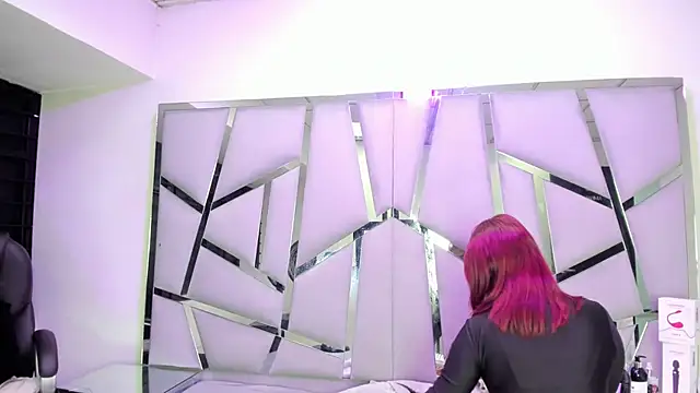 Snapshot of Catherinee69_x chatting on 24, 2, 2026 Catherinee69 x online show from 24, 2, 2026