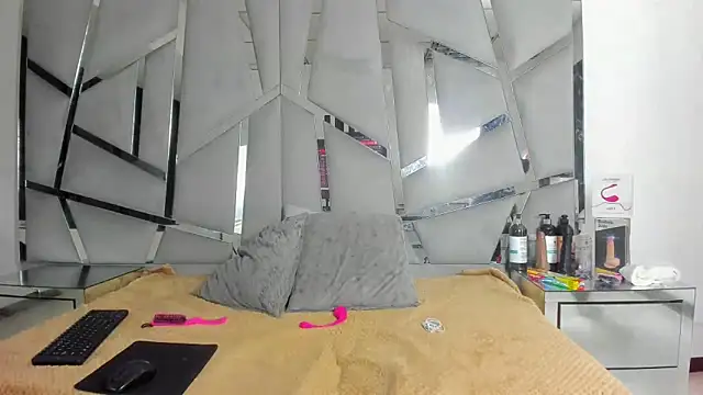 Catherinee69 x online show from 9, 9, 2025