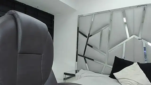 Snapshot of Catherinee69_x chatting on 17, 2, 2026 Catherinee69 x online show from 17, 2, 2026