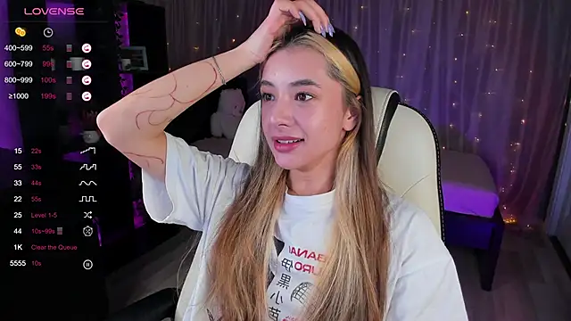 Snapshot of DarlaLike chatting on 1, 3, 2025 DarlaLike online show from 1, 3, 2025