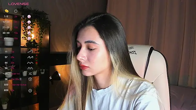 Snapshot of DarlaLike chatting on 3, 12, 2025 DarlaLike online show from 3, 12, 2025