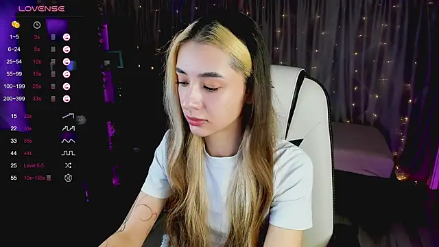 Snapshot of DarlaLike chatting on 27, 2, 2025 DarlaLike online show from 27, 2, 2025