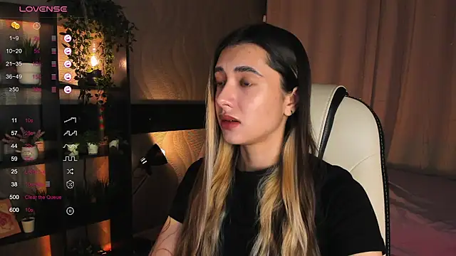 Snapshot of DarlaLike chatting on 13, 11, 2025 DarlaLike online show from 13, 11, 2025