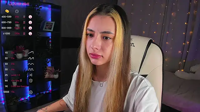 Snapshot of DarlaLike chatting on 12, 3, 2025 DarlaLike online show from 12, 3, 2025