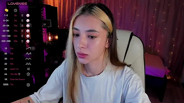 Snapshot of DarlaLike chatting on 3, 3, 2025 DarlaLike online show from 3, 3, 2025