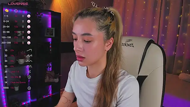 Snapshot of DarlaLike chatting on 7, 3, 2025 DarlaLike online show from 7, 3, 2025