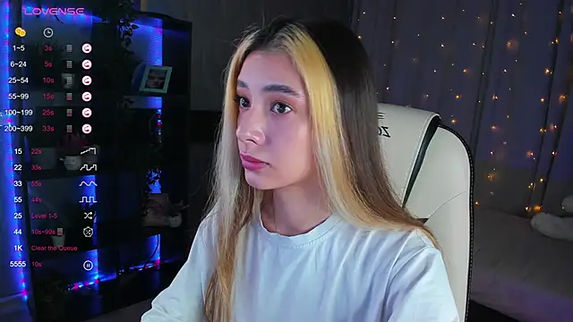 Snapshot of DarlaLike chatting on 13, 3, 2025 DarlaLike online show from 13, 3, 2025