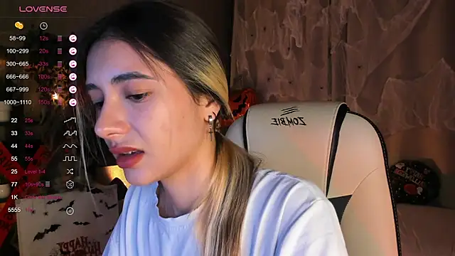 Snapshot of DarlaLike chatting on 18, 10, 2025 DarlaLike online show from 18, 10, 2025