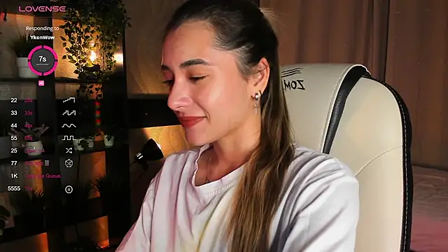 Snapshot of DarlaLike chatting on 5, 10, 2025 DarlaLike online show from 5, 10, 2025