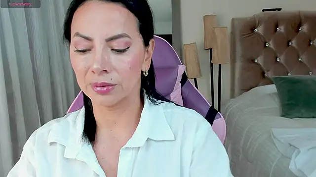 Snapshot of veronika_naughty chatting on 25, 9, 2025 veronika naughty online show from 25, 9, 2025