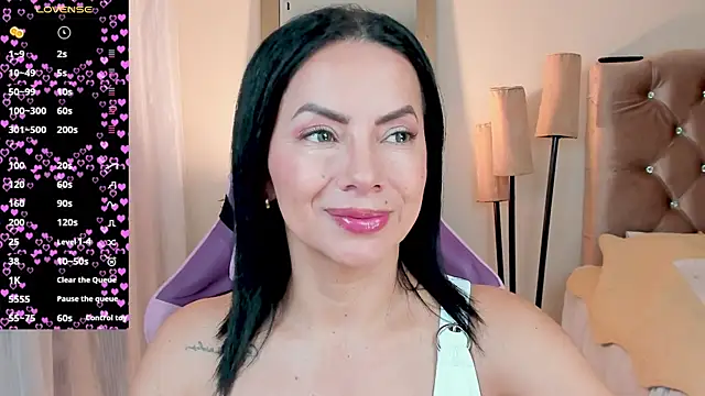 Snapshot of veronika_naughty chatting on 9, 10, 2025 veronika naughty online show from 9, 10, 2025