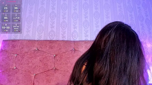 Snapshot of lunar_leen chatting on 8, 11, 2025 lunar leen online show from 8, 11, 2025