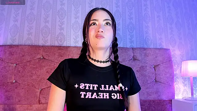 Snapshot of lunar_leen chatting on 11, 11, 2025 lunar leen online show from 11, 11, 2025