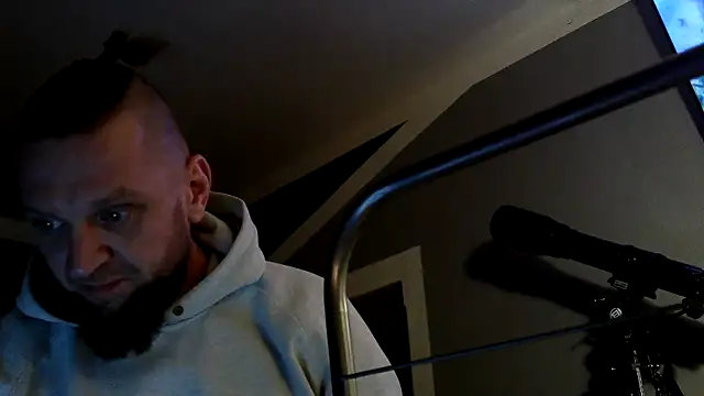 donhulio482 online show from 28, 2, 2025