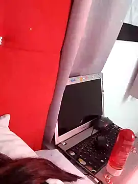 Snapshot of Nada-Jawahiri chatting on 10, 1, 2025 Nada-Jawahiri online show from 10, 1, 2025