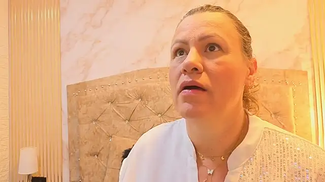 Snapshot of charlotte__G chatting on 10, 11, 2025 charlotte G online show from 10, 11, 2025