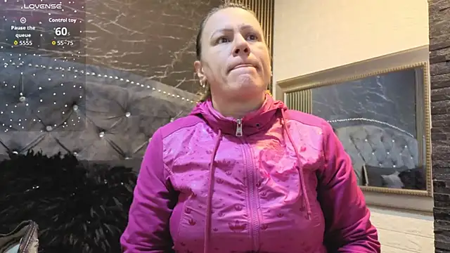 Snapshot of charlotte__G chatting on 24, 11, 2025 charlotte G online show from 24, 11, 2025