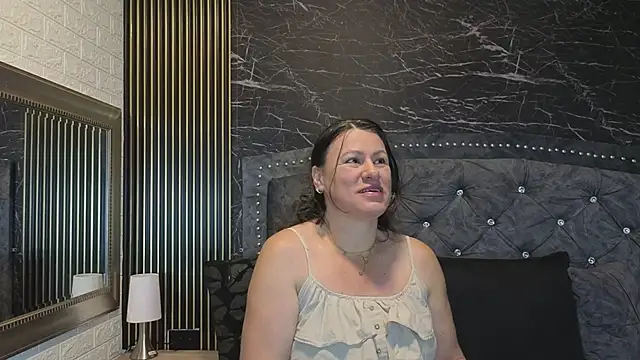 charlotte  G online show from 28, 4, 2026
