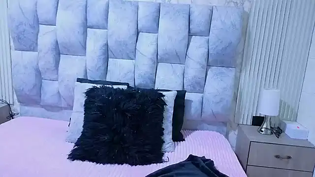 Snapshot of charlotte__G chatting on 6, 11, 2025 charlotte G online show from 6, 11, 2025