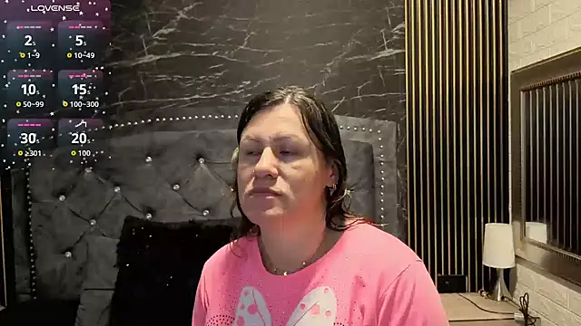 Snapshot of charlotte__G chatting on 23, 11, 2025 charlotte G online show from 23, 11, 2025