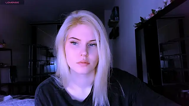 VoluptuousDreams online show from 15, 3, 2025