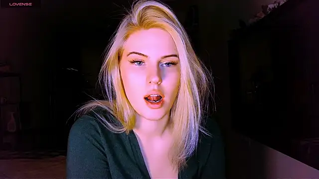 VoluptuousDreams online show from 14, 3, 2025