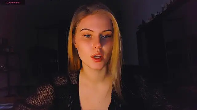 VoluptuousDreams online show from 2, 3, 2025
