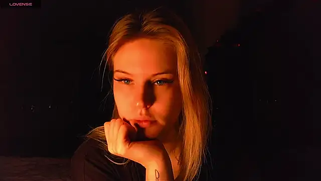 VoluptuousDreams online show from 26, 1, 2025
