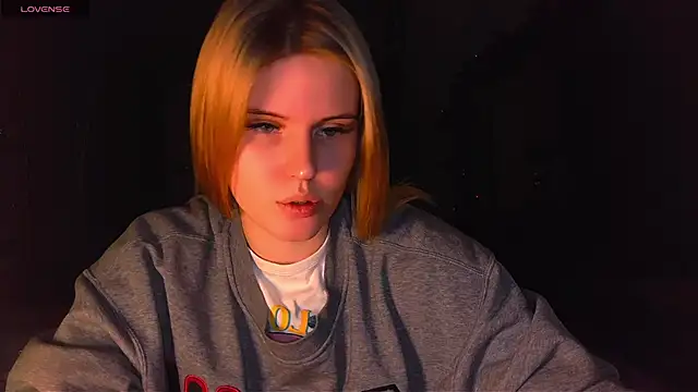 VoluptuousDreams online show from 2, 2, 2025