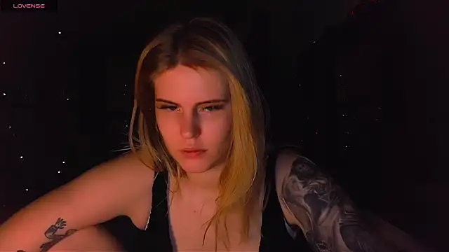 VoluptuousDreams online show from 1, 2, 2025