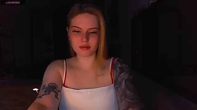 VoluptuousDreams online show from 14, 2, 2025