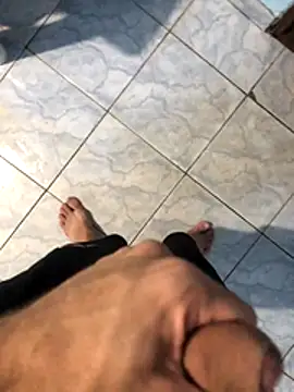 Snapshot of vintin21cm chatting on 18, 10, 2025 vintin21cm online show from 18, 10, 2025