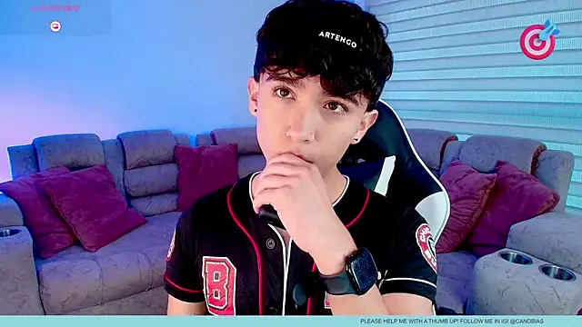 Niico Cruz online show from 12, 1, 2026