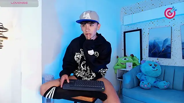 Niico Cruz online show from 28, 2, 2025