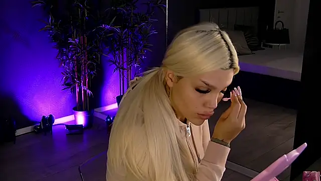 shayblonde online show from 18, 2, 2025