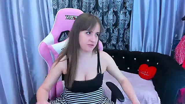 KamilaFoxy online show from 28, 2, 2025