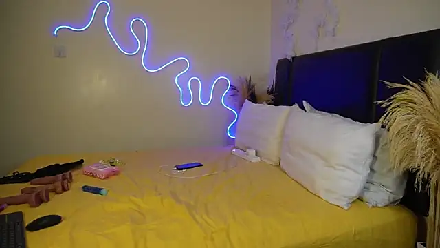 Snapshot of _Watuluv_ chatting on 8, 2, 2025 Watuluv online show from 8, 2, 2025